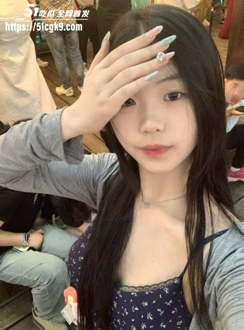四川德阳06年女大 杨清清 瞒着男友下海捞金 与金主旅游陪睡 被男友发现曝光私拍！