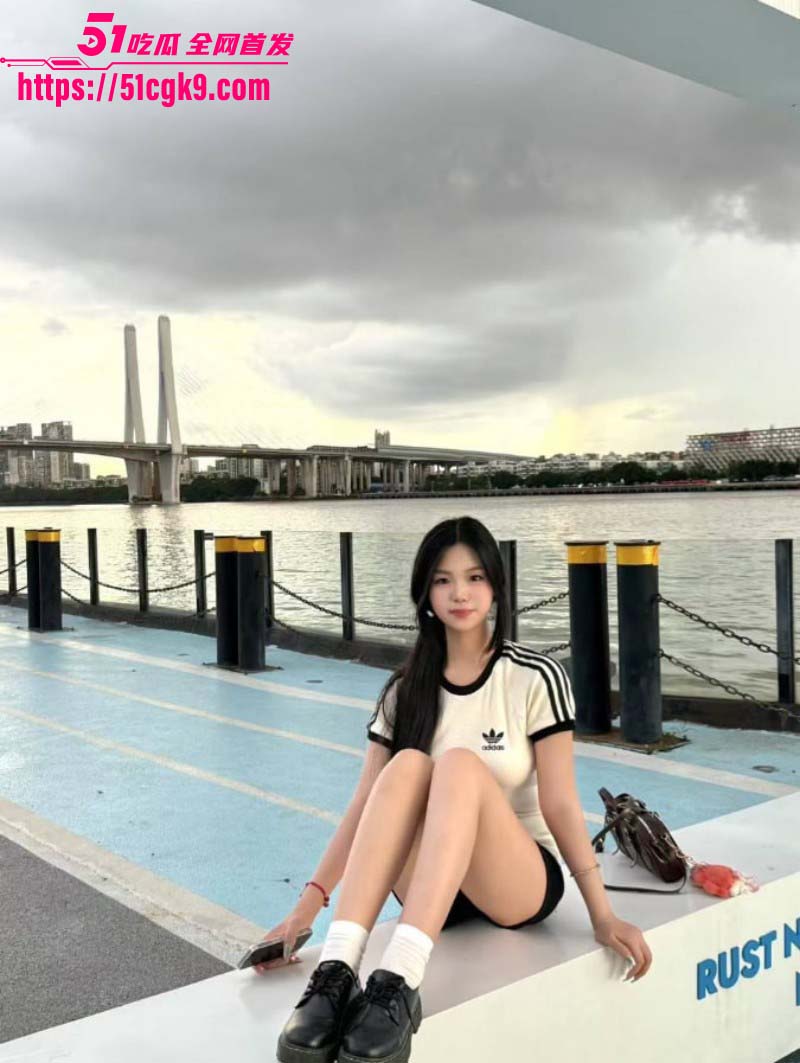 四川德阳06年女大杨清清下海捞金05