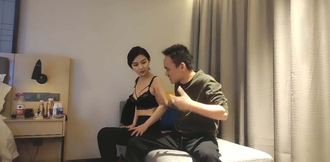 探花史上最卑微的一集 步宾探花被美御姐一直嫌弃最后还高声叫骂走人 小哥唯唯诺诺不敢还口