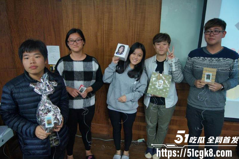 台湾中华大学 纪于婷 性爱视频流出！淫荡母狗深喉大屌 双腿大开迎合抽插 骚态尽显！