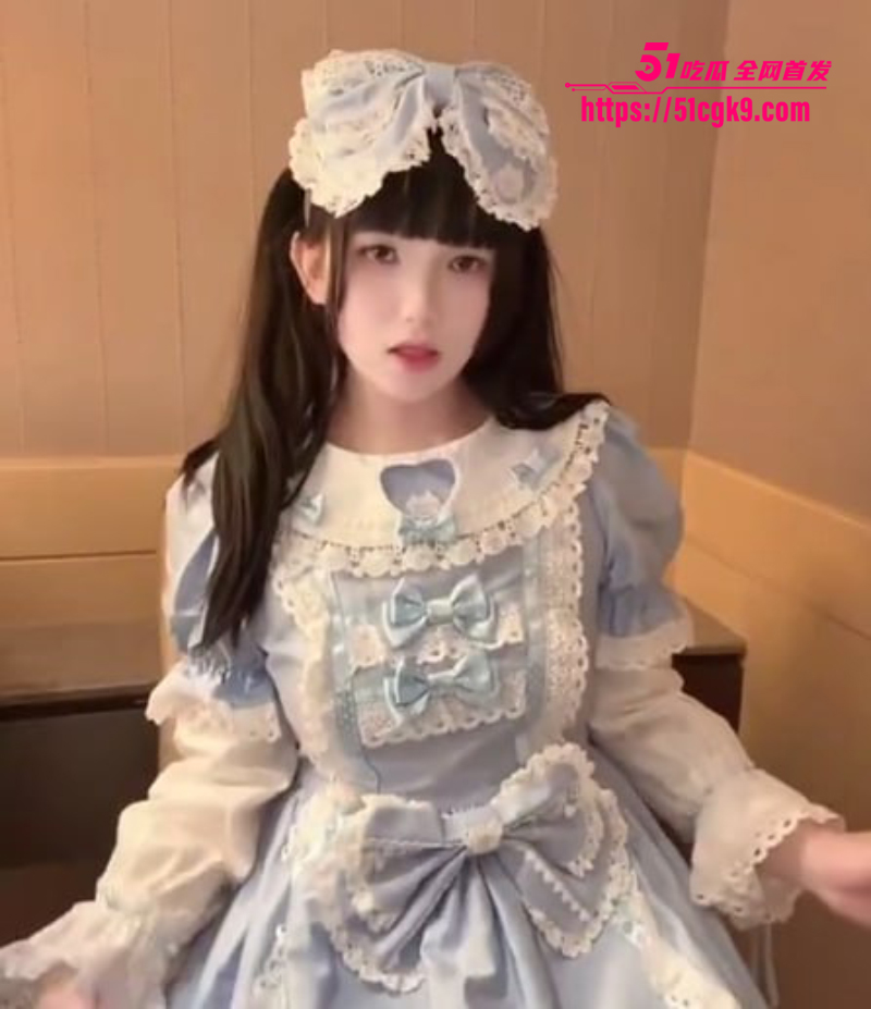 推特精盆小母狗 无敌小亦大 大尺度私拍会员付费福利视频 酒店lo裙自扣反差婊黑料流出！