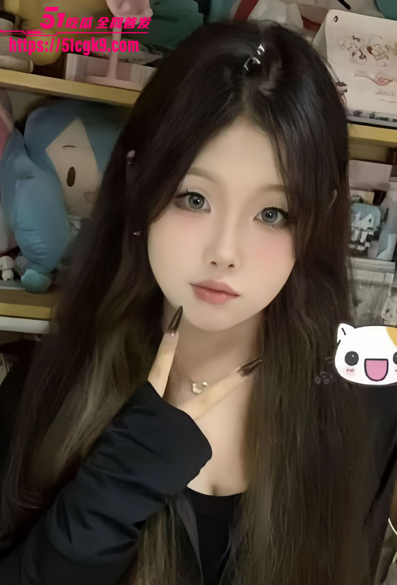 湖北反差女大学生 梁玉莉 被金主包养调教黑料爆燃！外表清纯下隐藏着极致反差！