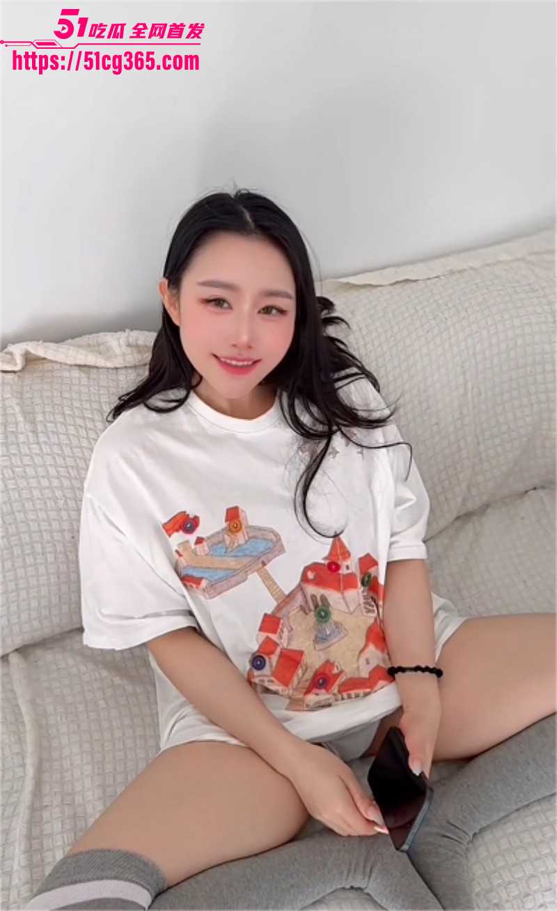 推特高人气御姐 汐梦瑶 9月新作调皮的妹妹 帮处男哥哥泄欲遭浓精口爆！