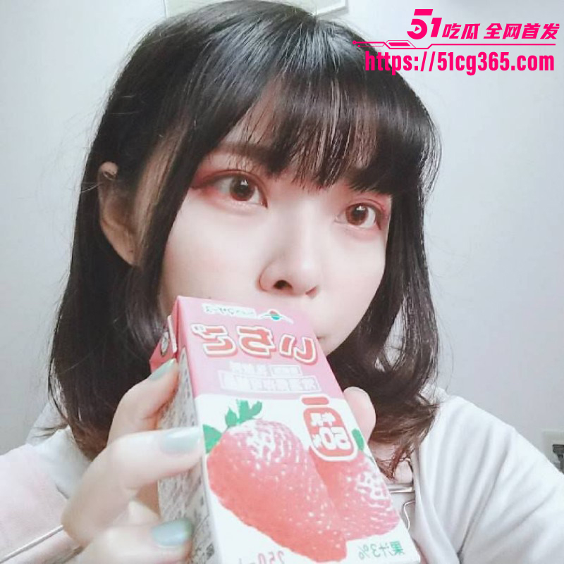 台湾反差大二学妹背着男友约炮02