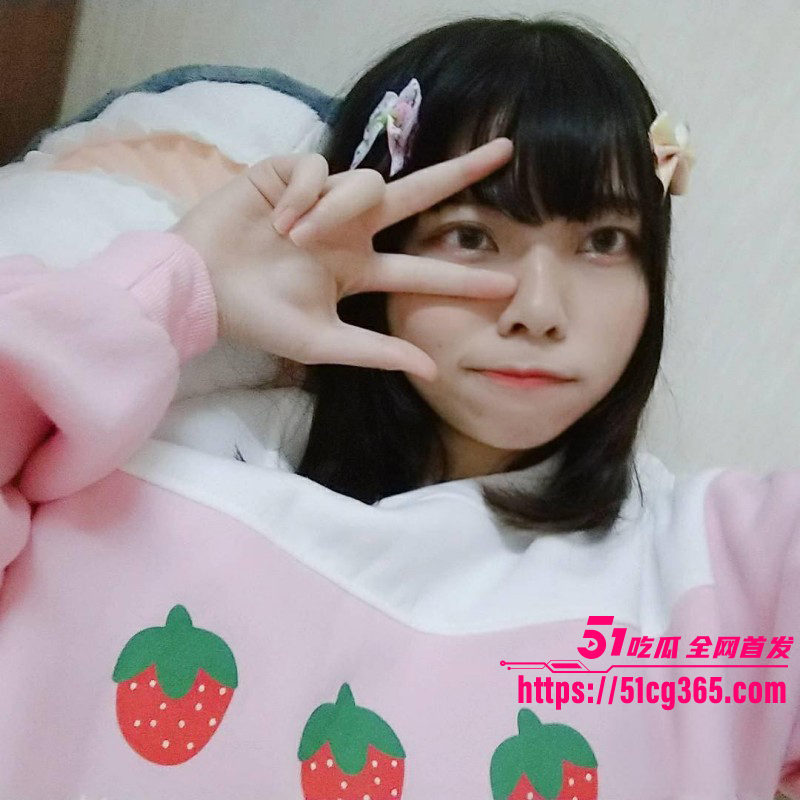 台湾反差大二学妹背着男友约炮03