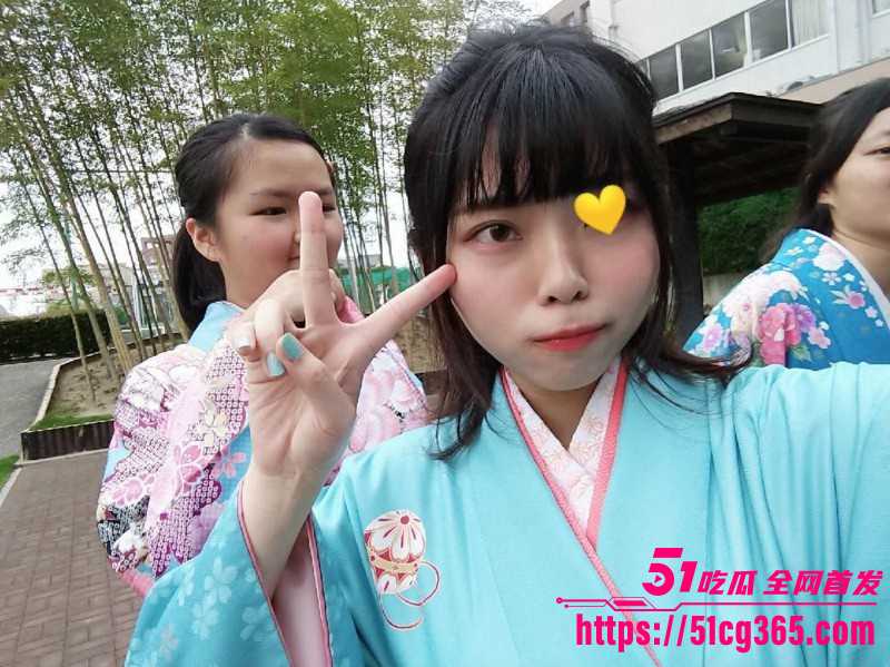台湾反差大二学妹背着男友约炮07