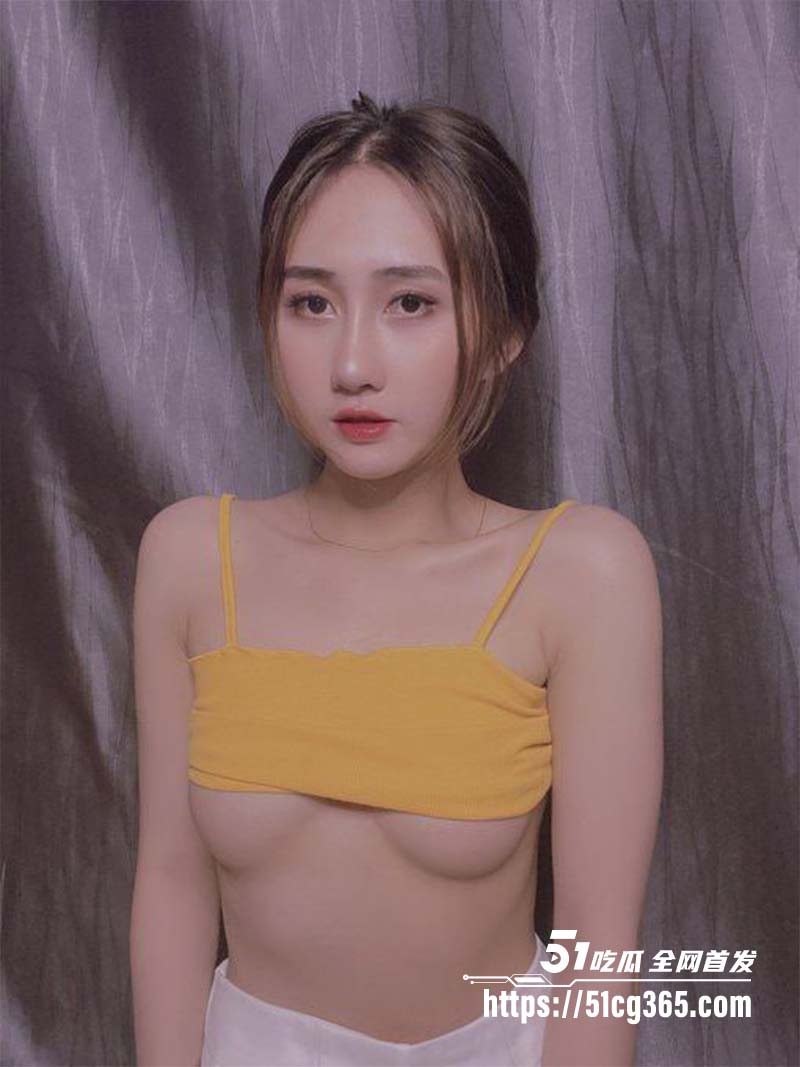 台南高颜值大奶骚脸御姐不雅自拍泄密4