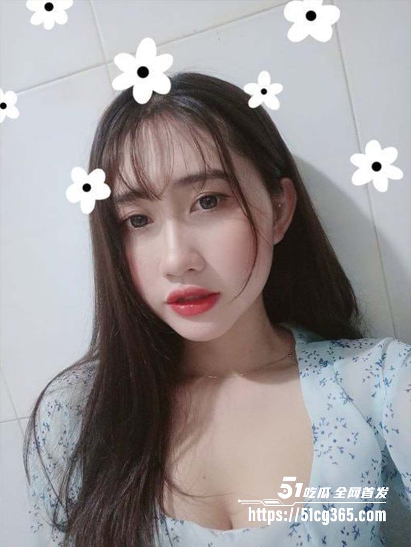 台南高颜值大奶骚脸御姐不雅自拍泄密7