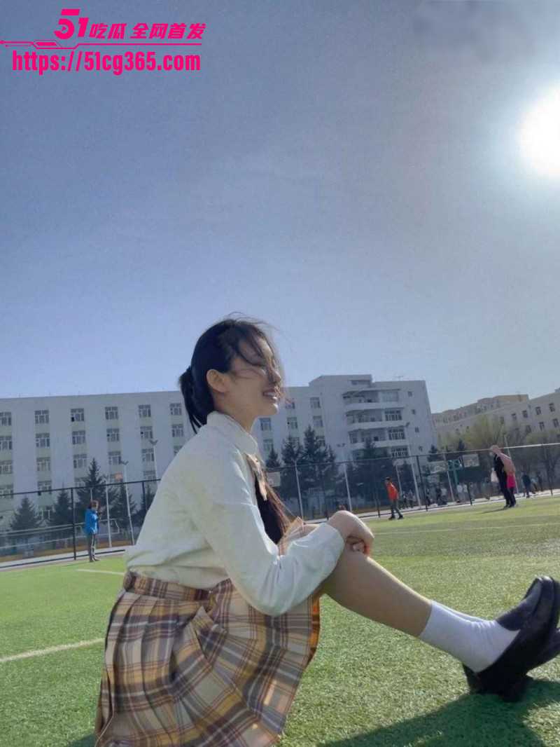 高颜值极品女大学生 抛弃男友分手后 遭其报复泄密不雅视频 露脸比耶反差至极！