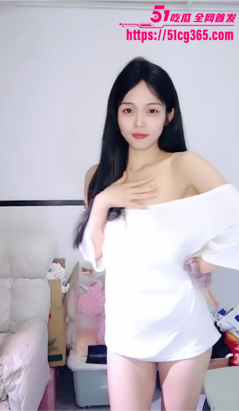 高颜值女主播 小宣 下海全裸直播视频泄露 清纯双马尾白虎少女直播挑骚舞 美腿大开嫩穴湿透！