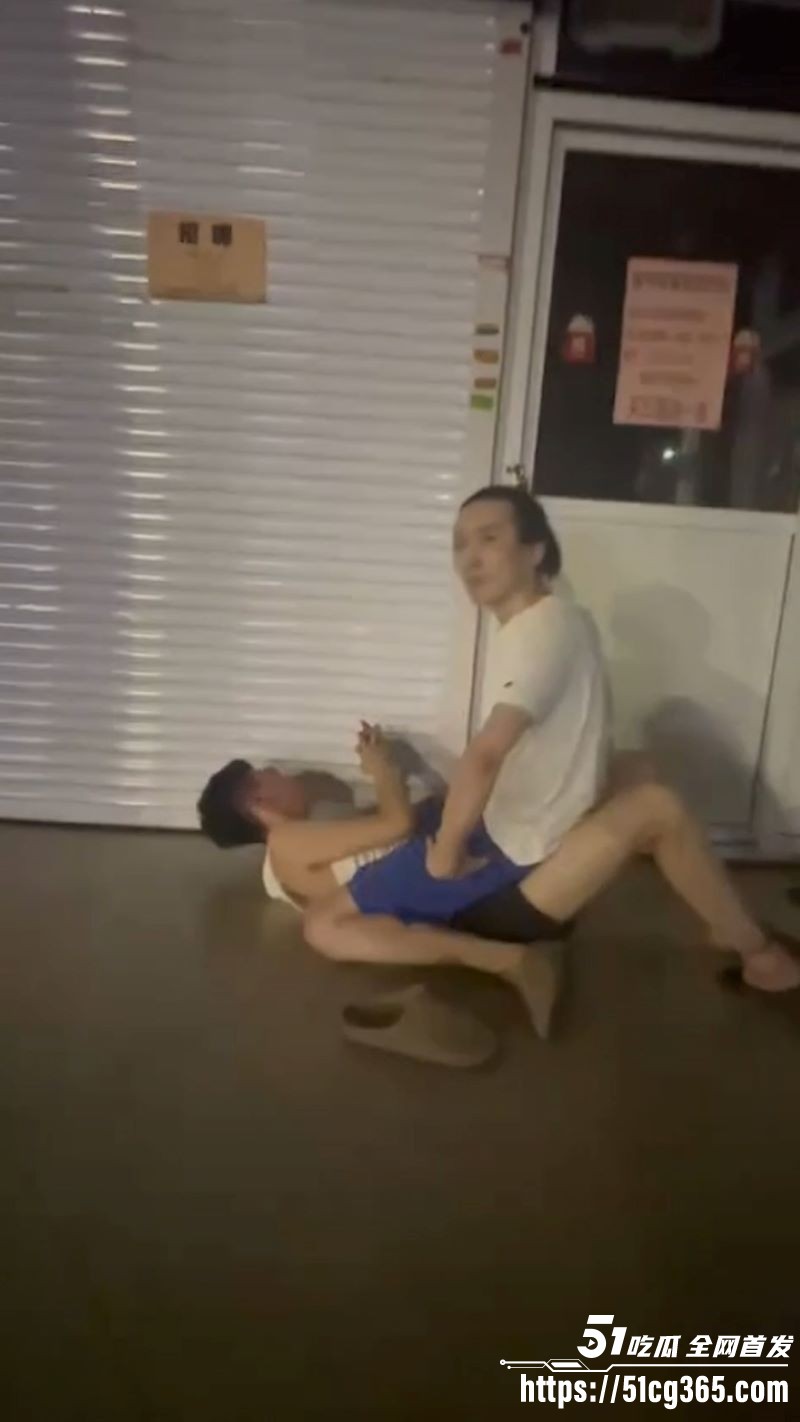 原配gay怒斥小三gay不忠为老公出气暴揍小三 3