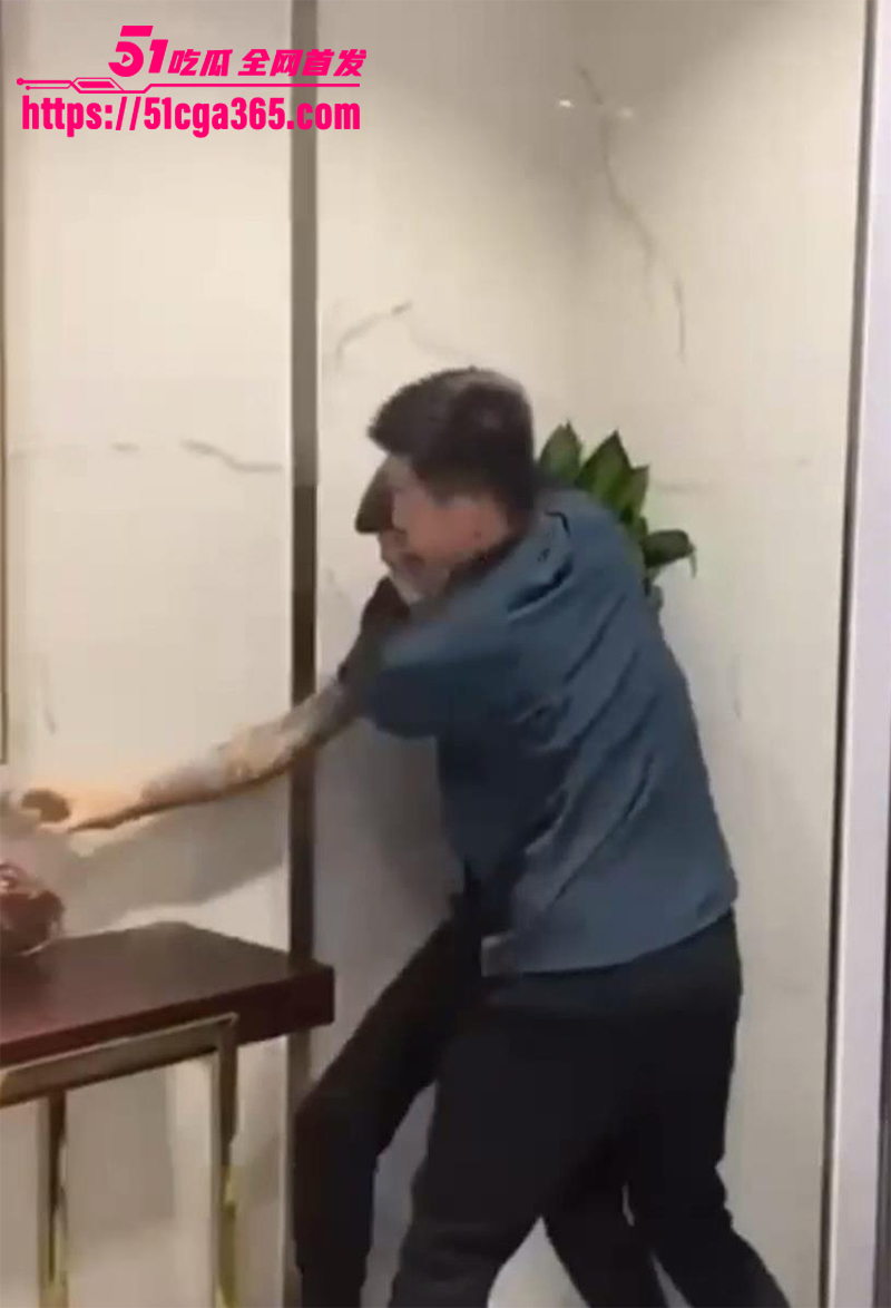 快手网红大毅挨打视频曝光 7 拷贝