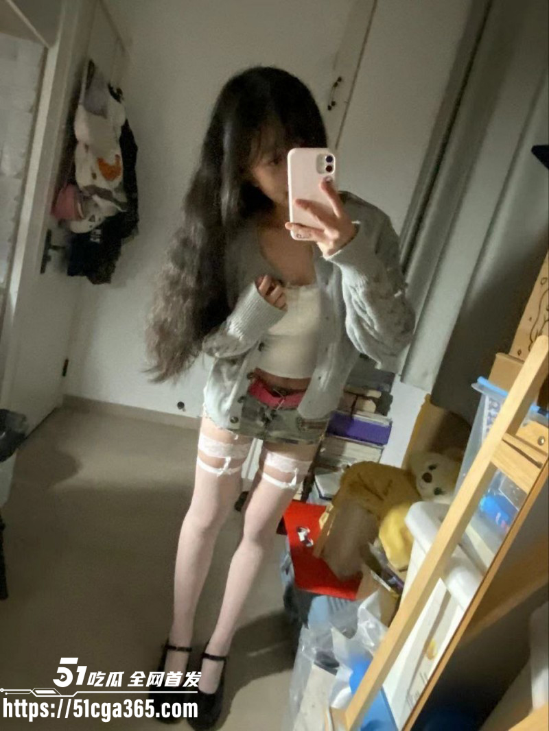 江苏南京艺术学院焦欣欢自慰虐乳视频02