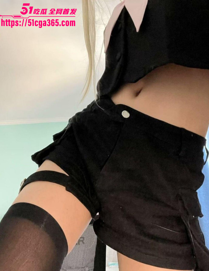 江苏南京艺术学院焦欣欢自慰虐乳视频06
