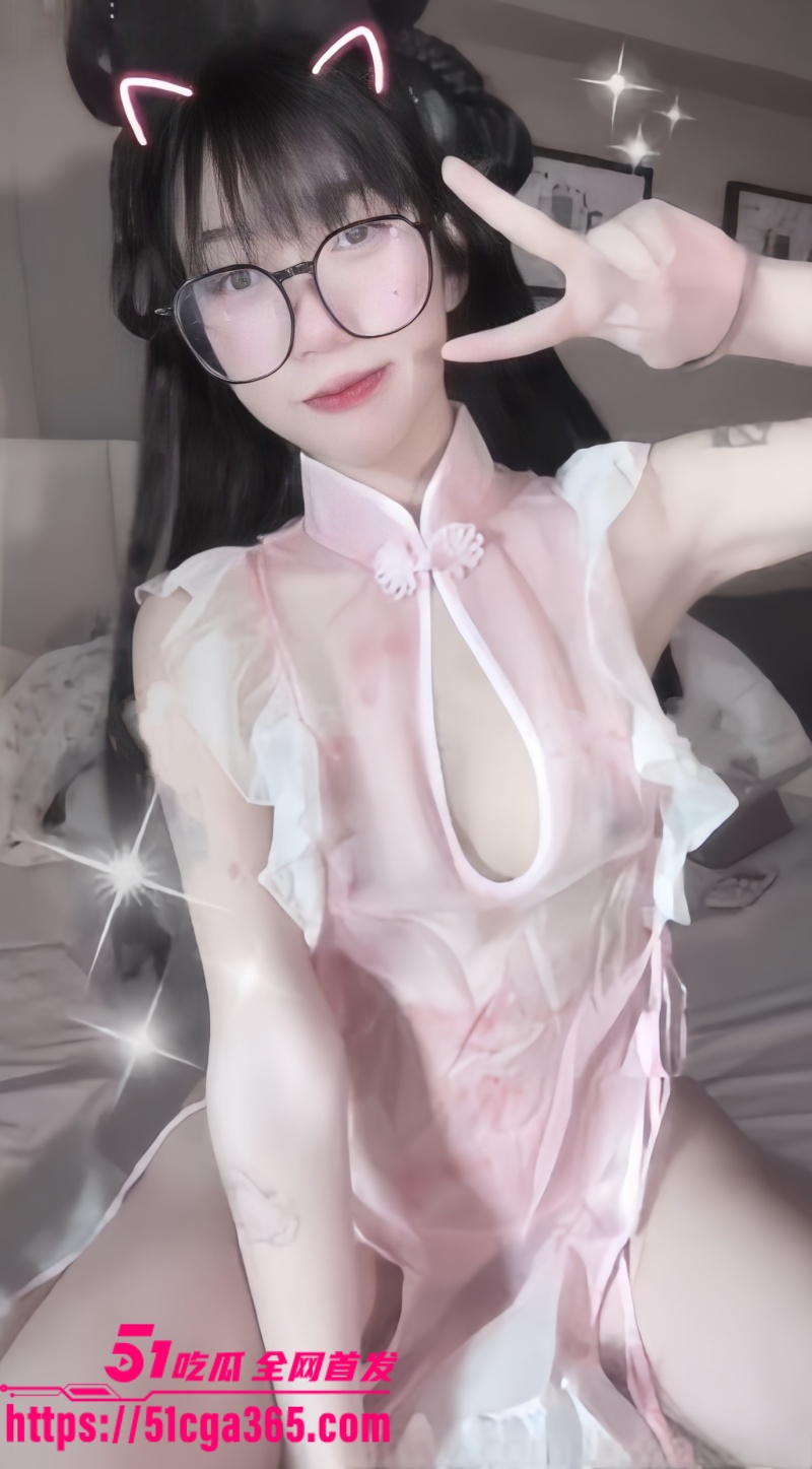 福利姬少女 Sawakoyoy 大尺度自慰合集 清纯嫩妹骚姿撩人 道具自慰高潮喷水 反差十足！