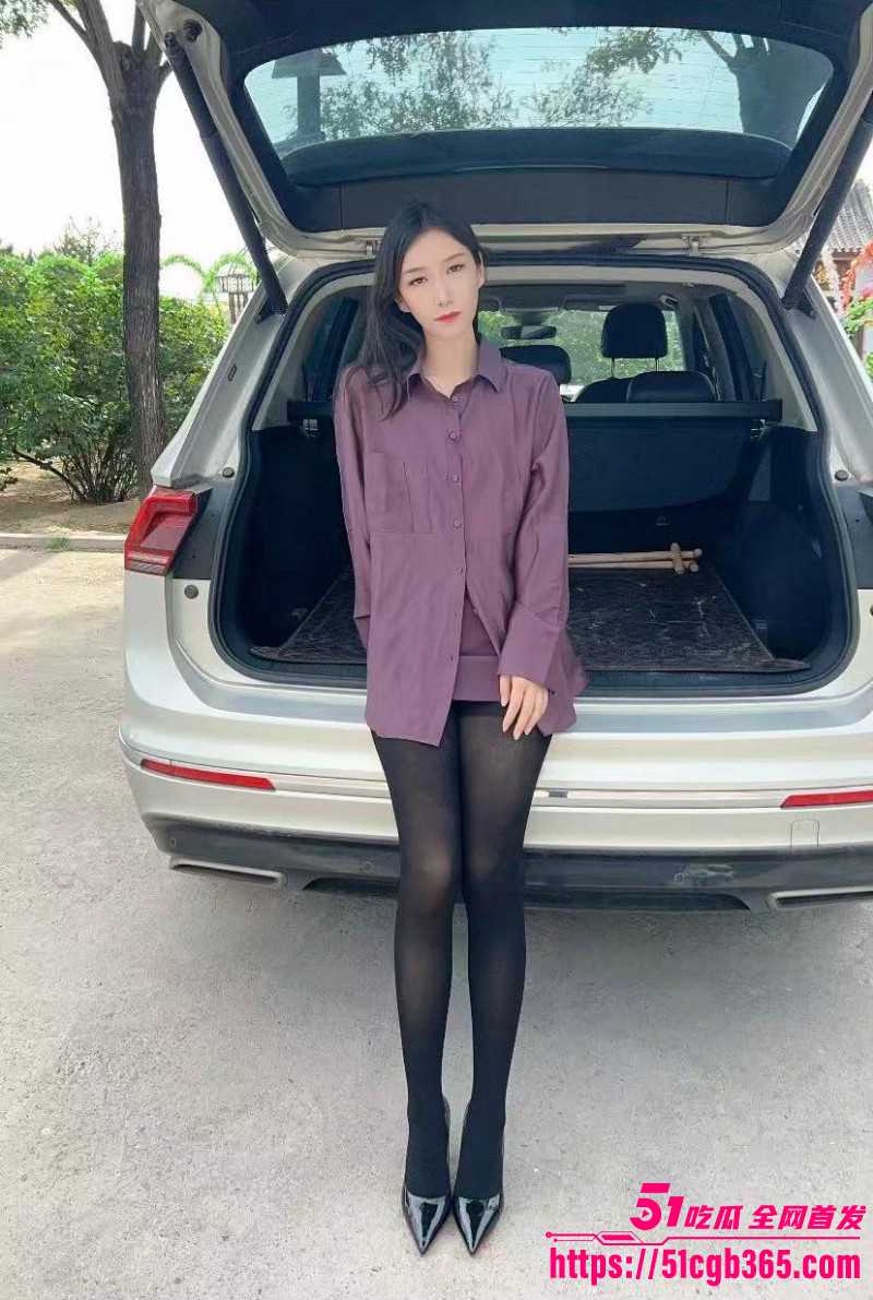 真实姐弟乱伦历程老姐车里跳蛋自慰03