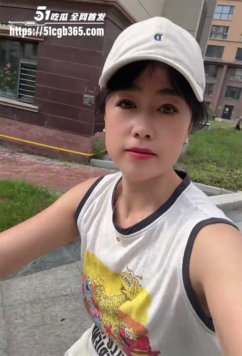 思家小馆美食老板娘不雅视频流出 2 拷贝