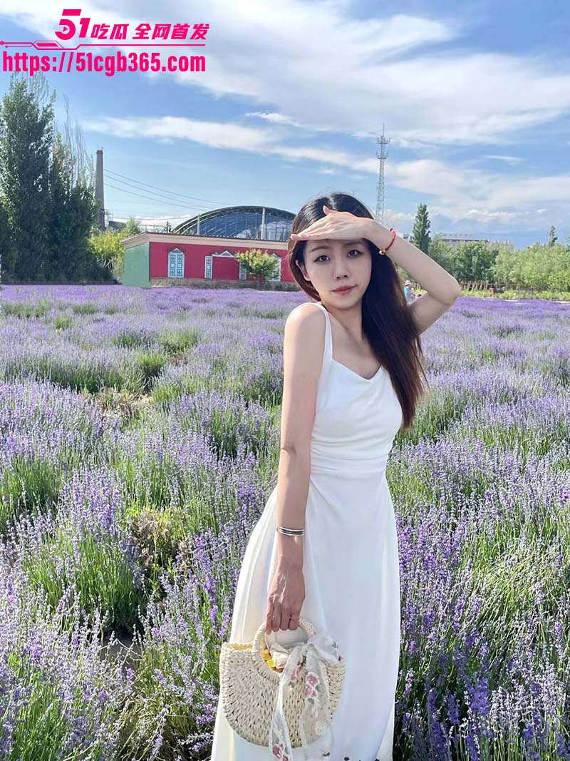 杭州高颜值骚货 张铭铭 与男友分手后约炮视频流出 身材完美曲线诱人 打桩后入淫叫震天！