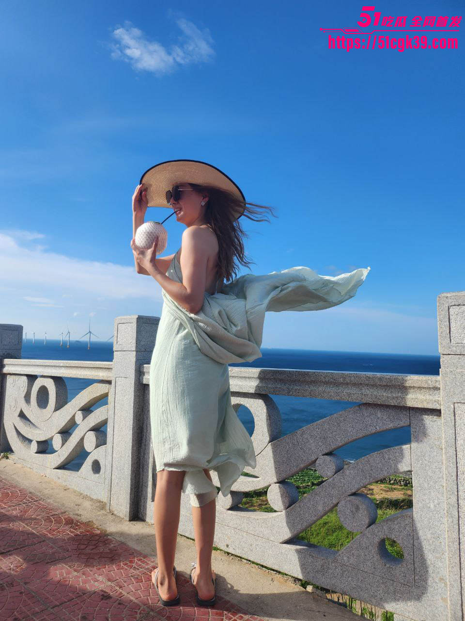大神调教极品人妻 情情趣内衣紧裹翘臀 豪乳傲然骚穴粉嫩 无套后入失禁狂喷！