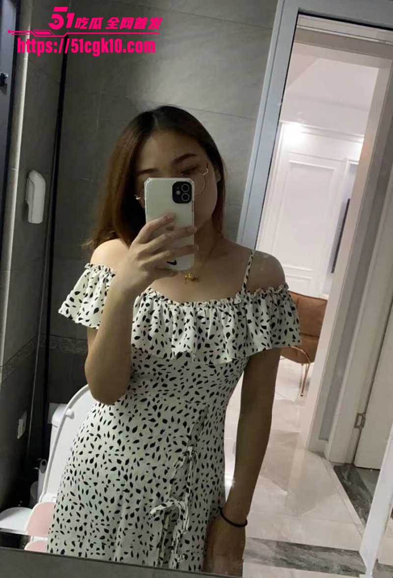 山西人民医院小护士 郑馨瑶 不雅视频流出！被金主调教暴露母狗本性 专玩无套肛交 后入骑乘刺激无比！