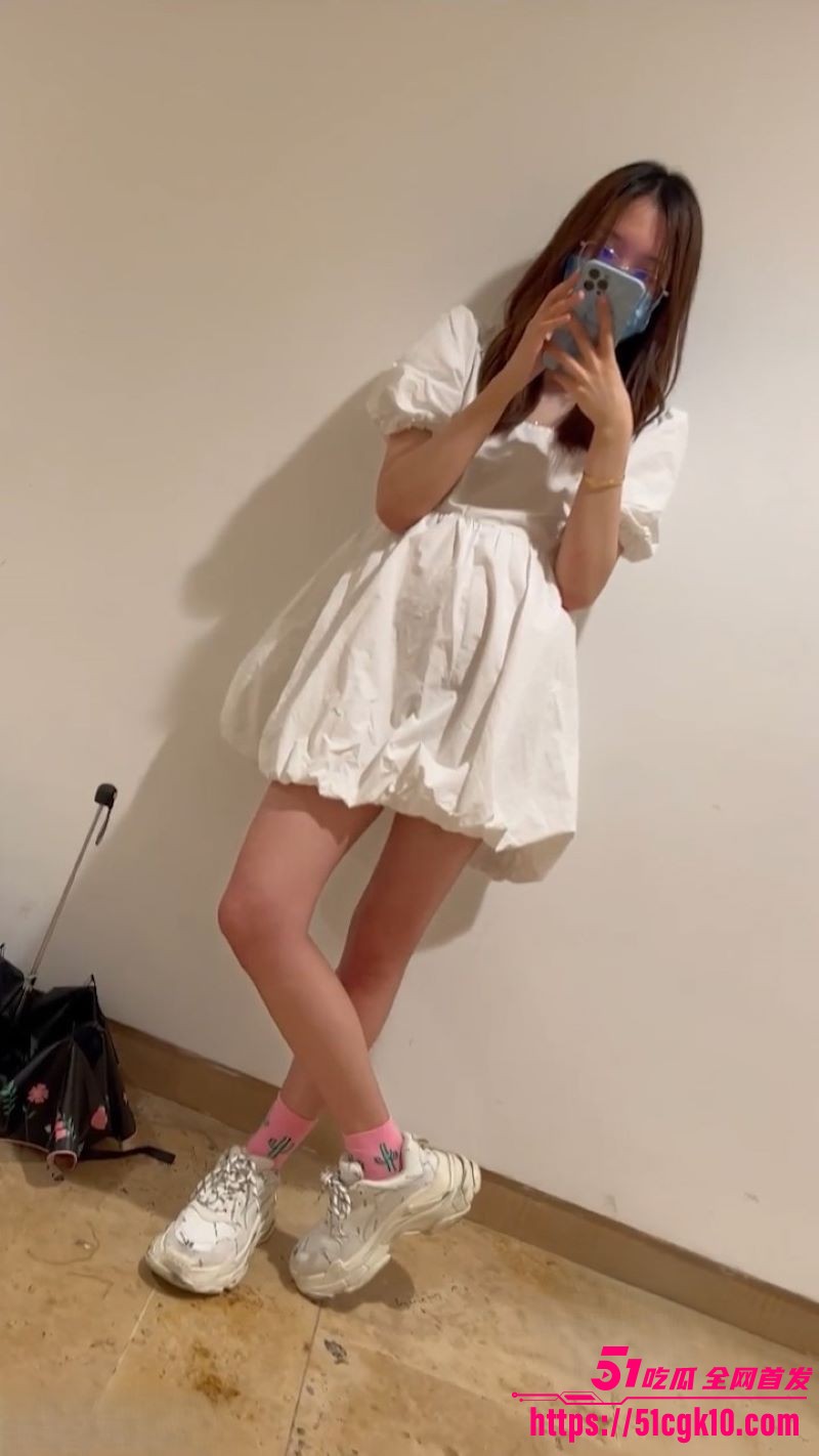 商场抄底大神曝光白裙美女真空逛街 2