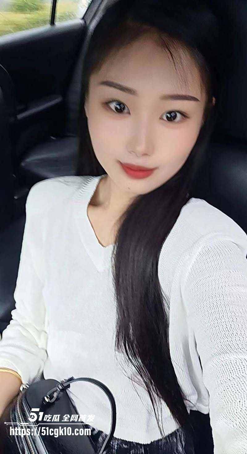 高颜值反差曝光 90后新婚夫妻 老公是个绿帽给好兄弟献妻 自拍泄密共享淫妻