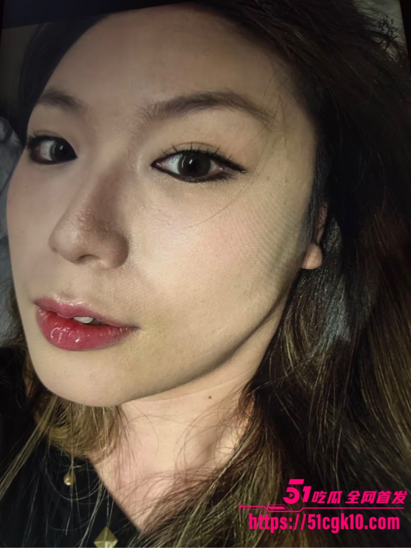 河南新乡新婚小夫妻 男主绿帽癖大爆发 把老婆献给兄弟 大奶人妻骚穴淫水狂喷！