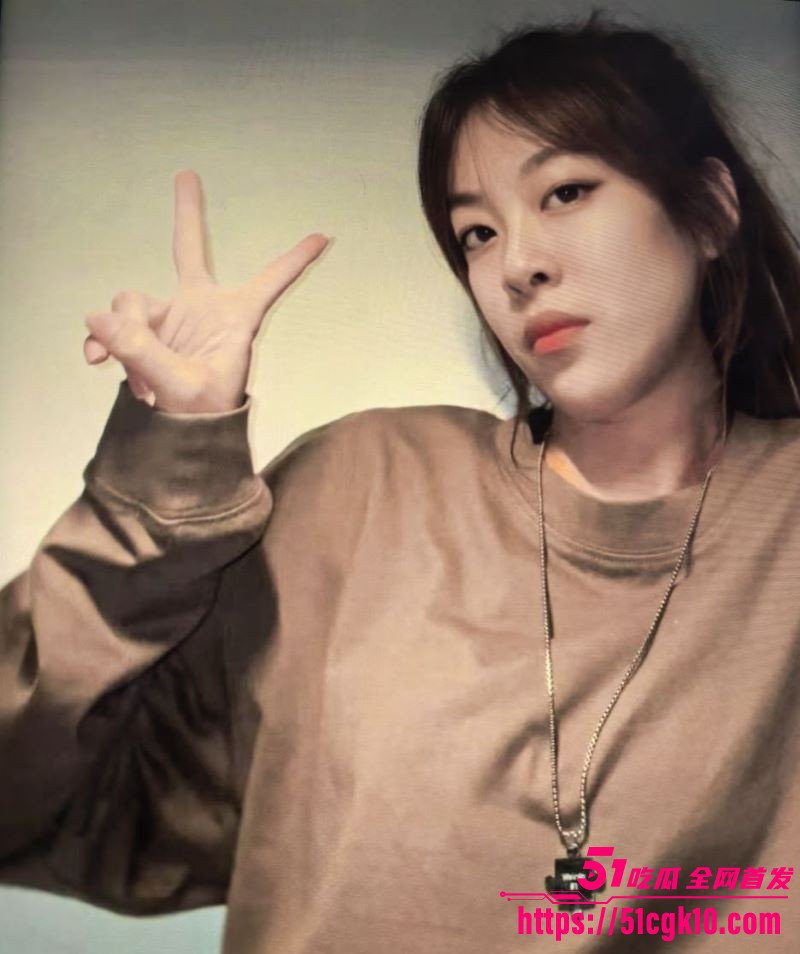 浙江绍兴00后嫩妹不雅视频流出 性感身材曲线傲人 自慰拍骚照给男友 尺度惊人！