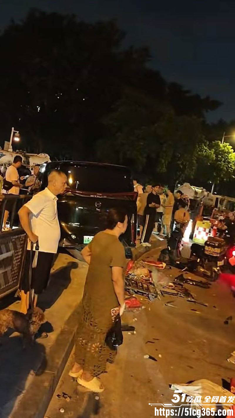 广州海珠区车祸惊魂！新南路庄头公园北门6人受伤 40岁司机被控 现场惨烈无比！
