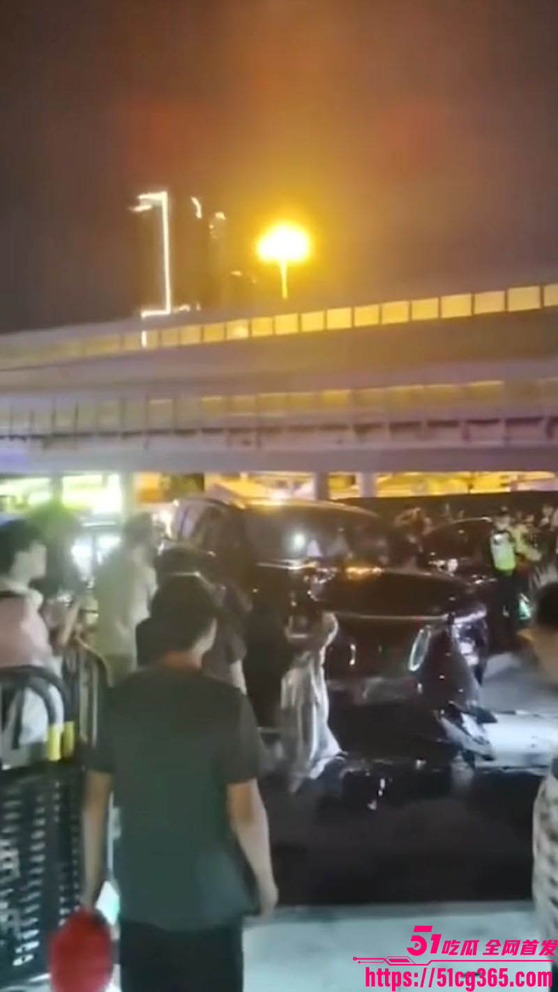广州海珠区新南路庄头公园北门车祸事件 2