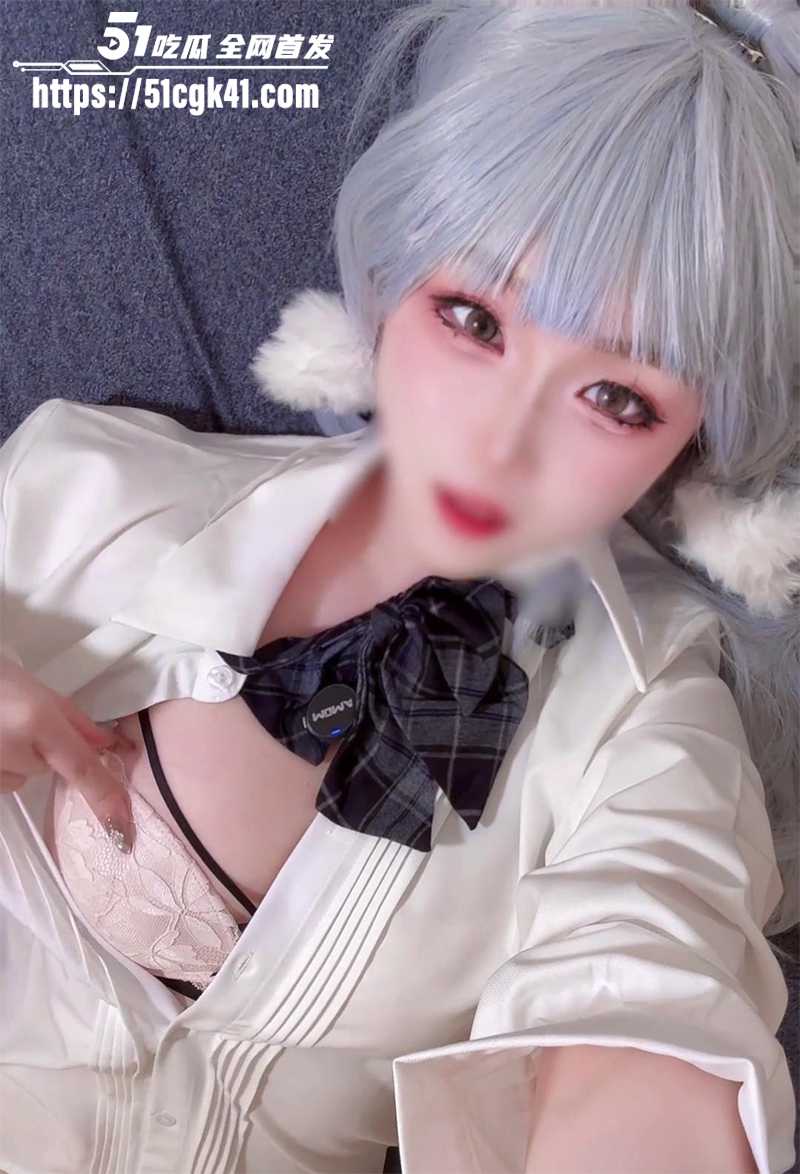 清纯COS褔利姫 鸡教练 白丝萝莉化身神里绫华 用美乳嫩穴侍奉主人 上演超淫无套性爱！