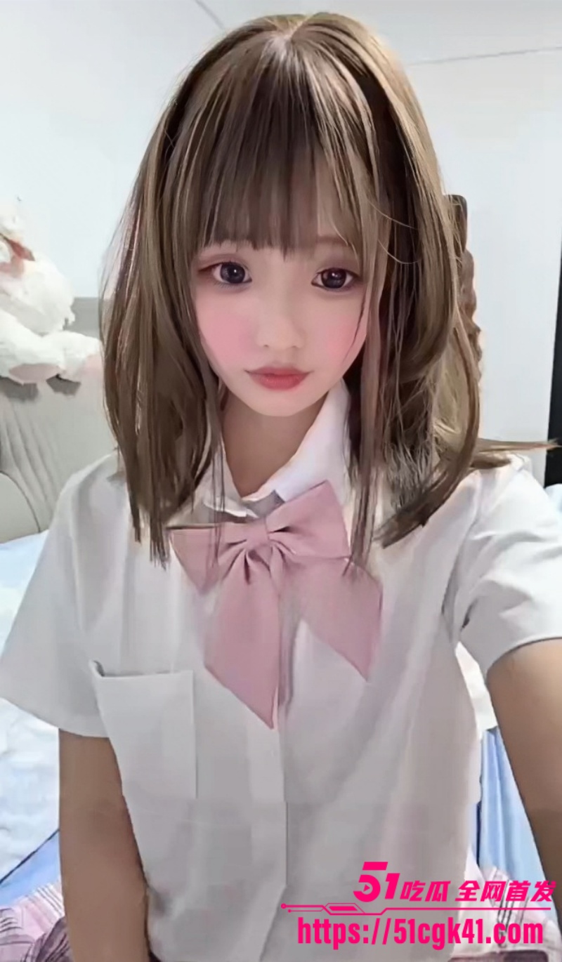 推特福利姬 骨头 JK制服自慰 灵活小舌舔假屌 道具抽插淫水狂喷 诱惑极致！