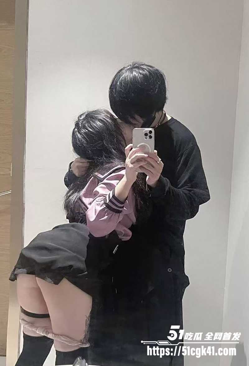 视觉系网红圈 惊爆三角恋淫乱大戏 网红 吉他张 被两女玩废 新欢索菲亚晒吞精照 旧爱pastter哭诉被捡尸！