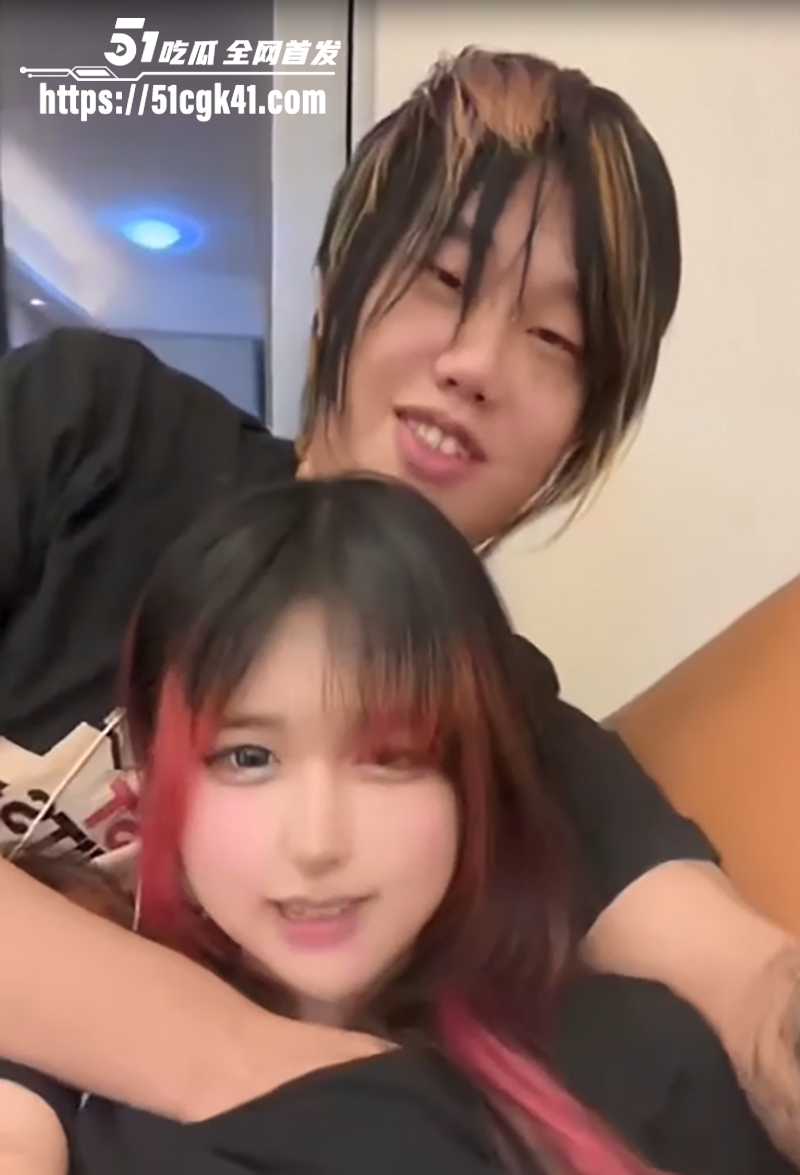 抖音吉他张索菲亚私密视频泄露 5 拷贝