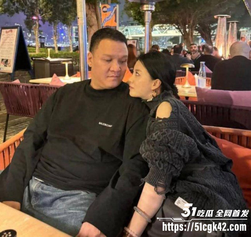 中国有嘻哈总导演车澈与乃万酒店开房09
