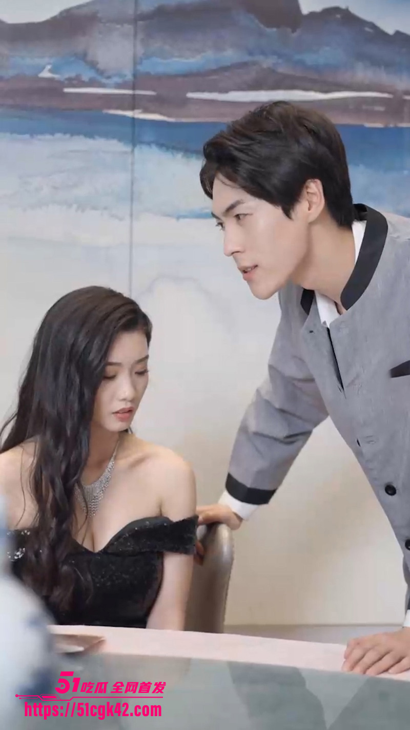 擦边短剧《逆袭翻身记》外卖小哥撞见老婆与别人偷情 一怒之家选择回家继承亿万家产！