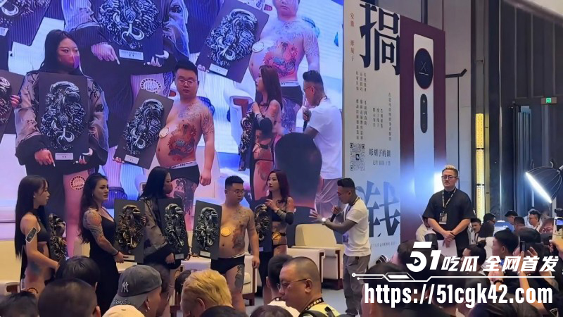 安徽合肥霸都国际纹身展女子骑乘扭胯06