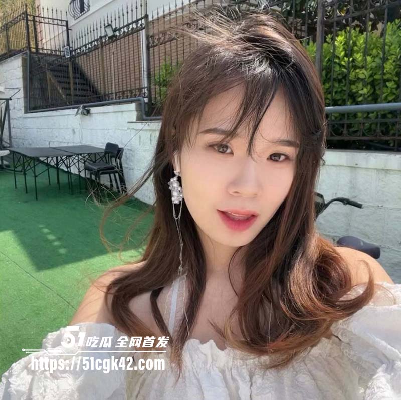 杭州高颜值网红被传媒公司领导潜规则 长期霸占嫩穴性爱视频曝光 男友都没领导操的勤