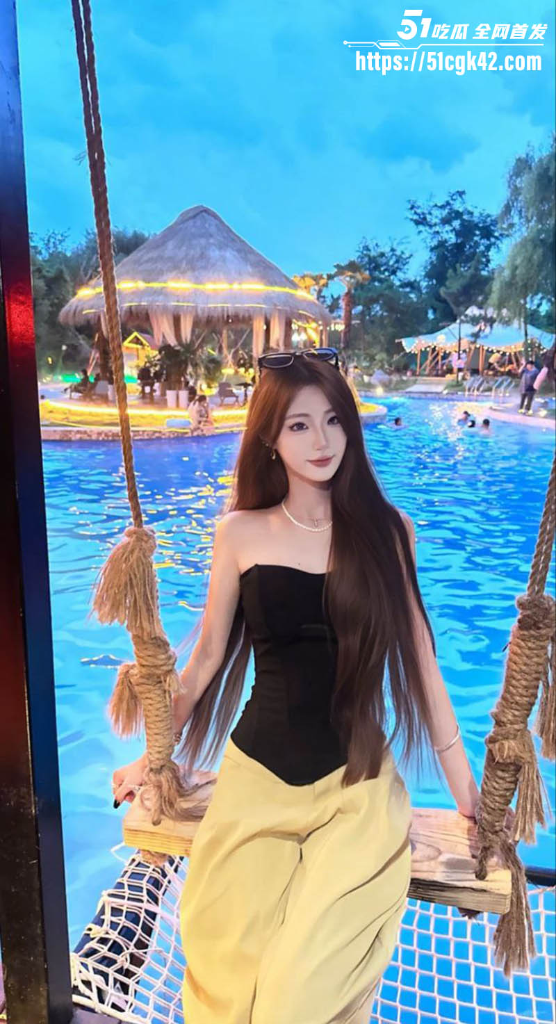 广西极品长腿女神 刘璐 被富二代包养调教 私密自拍泄露 绝美脸蛋搭配魔鬼身材 露脸口交反差爆棚！