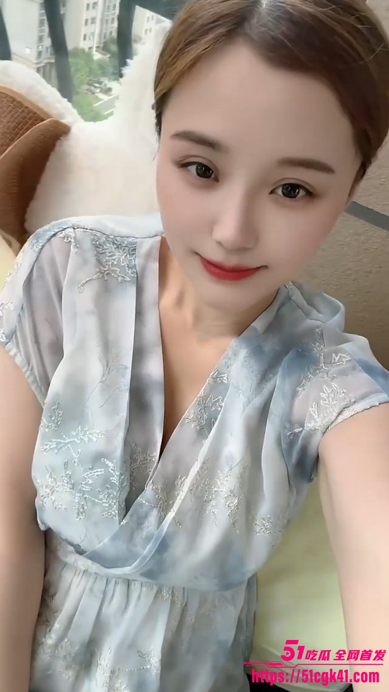 快手宝妈留守美少妇居家卖骚 3