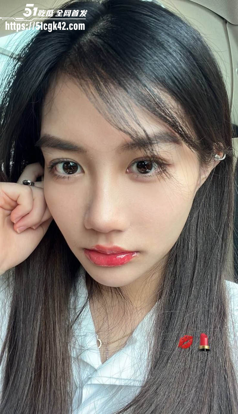 云南极品大学生何梦洁外围视频炸裂流出！纤细身材性感妖娆 高潮喷水淫荡反差极致淫靡！