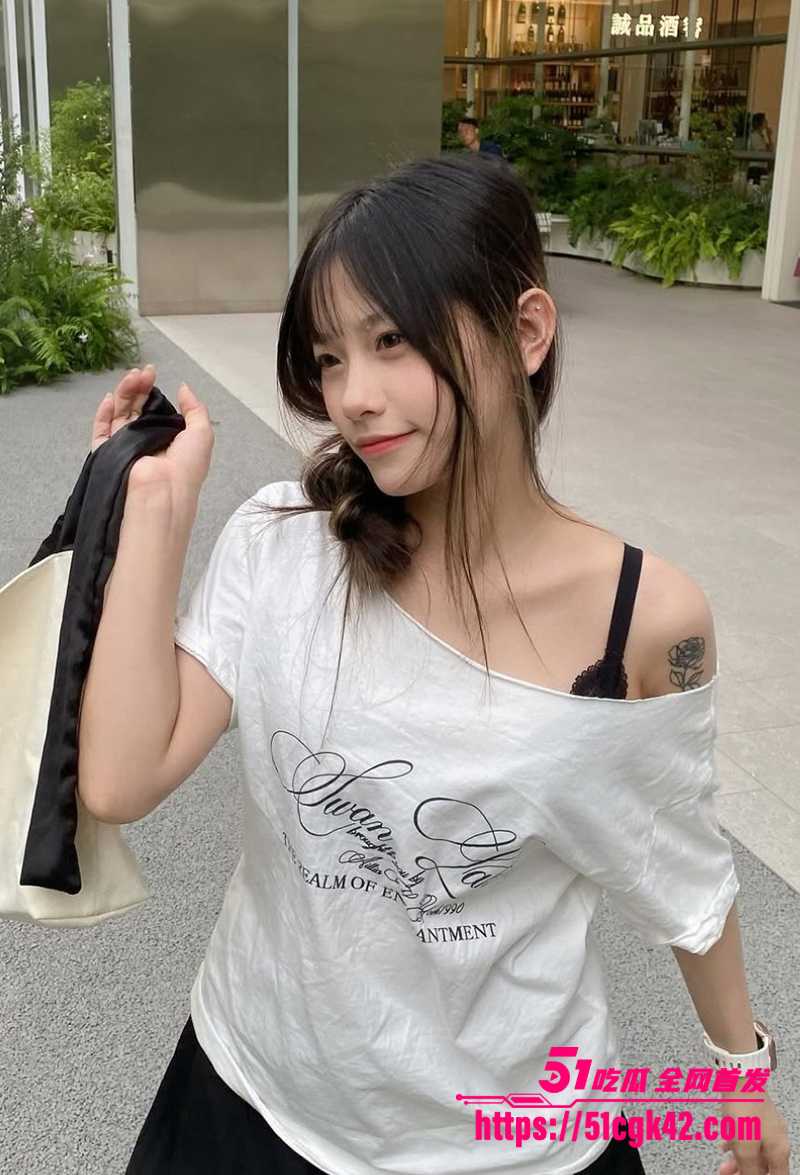 抖音网美黄小唐不雅视频流出 2 拷贝