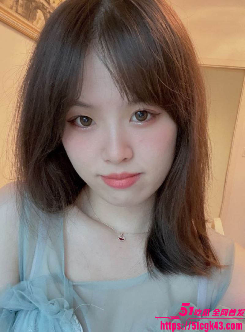 贵阳婚礼伴娘不雅视频流出 微胖YY接待妹聊骚一个月被拿下 口交舔穴内射喷水骚态尽显！
