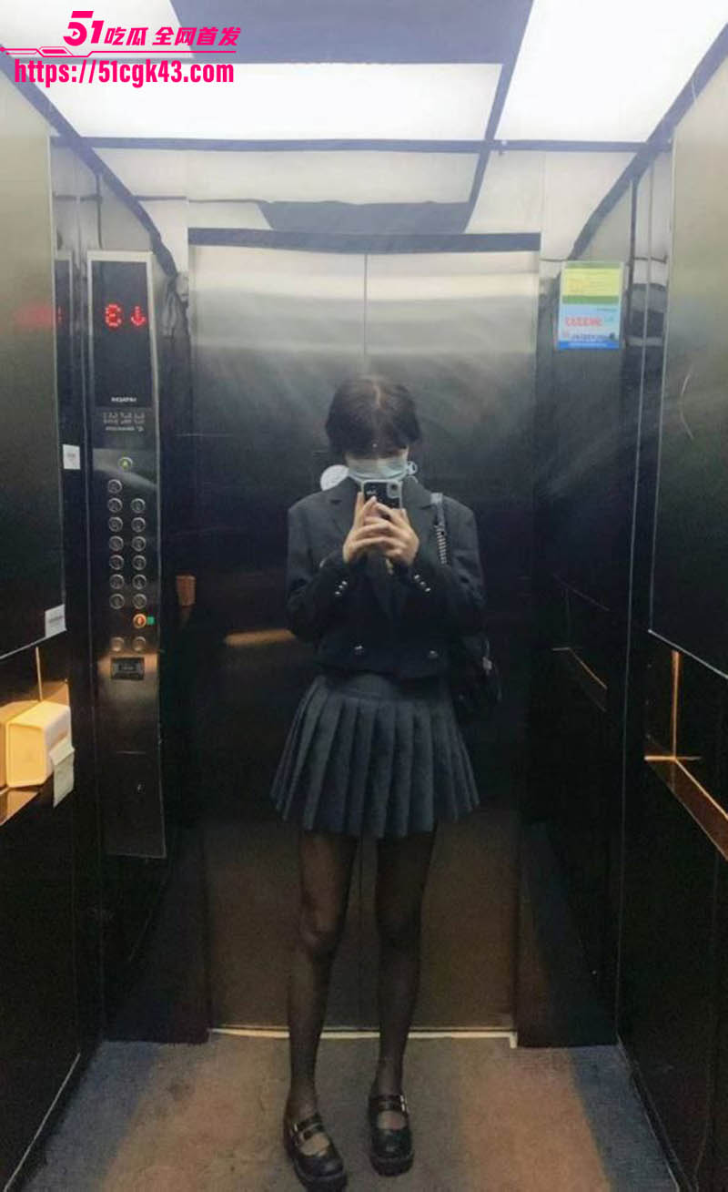 四川成都骚母狗少妇 3P内射口爆M属性拉满 巨乳翘臀诱惑爆棚 无套爆操淫叫震天！