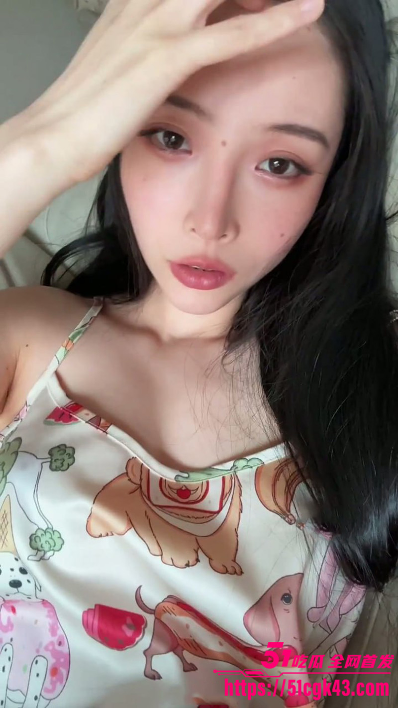 极品女网红 孙禾颐 自慰大秀 肤白如雪完美颜值 脸逼同框自慰 弹力插穴喷水香艳十足！