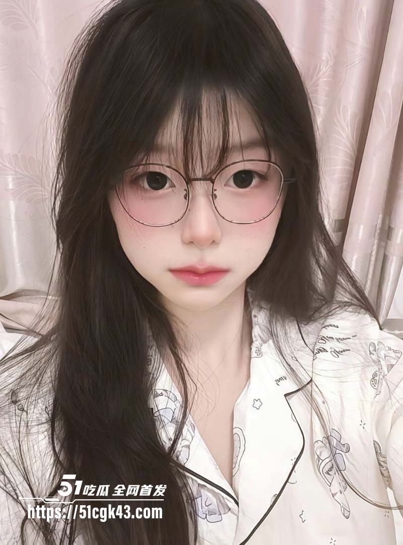 河南洛阳高三学生妹李小冉被包养曝光 暑假假借旅游名义千里送逼伺候金主爸爸
