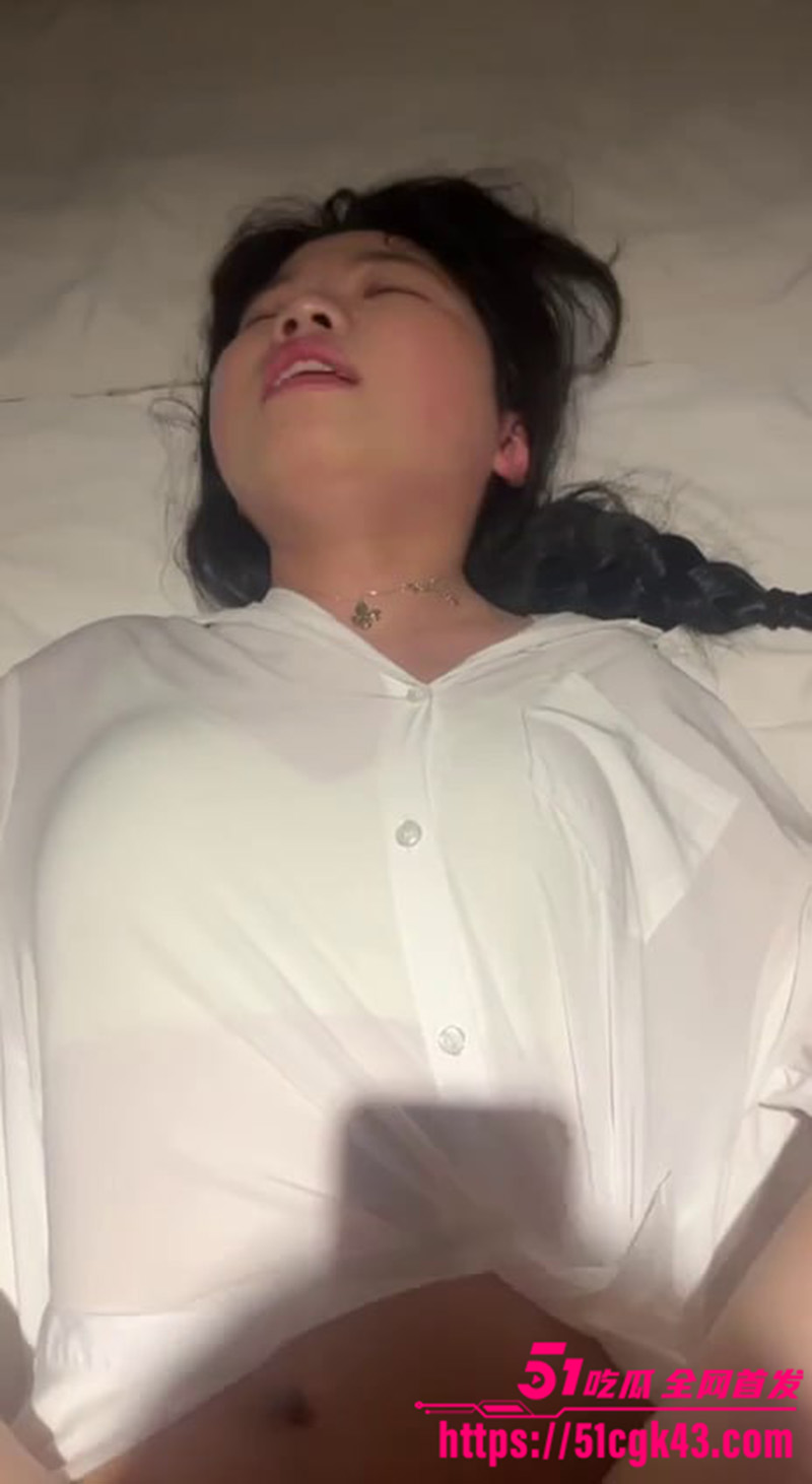 反差婊李欣然被金主包养调教 巨乳翘臀极品身材 淫骚自慰淫水泛滥 无套后入猛操内射！