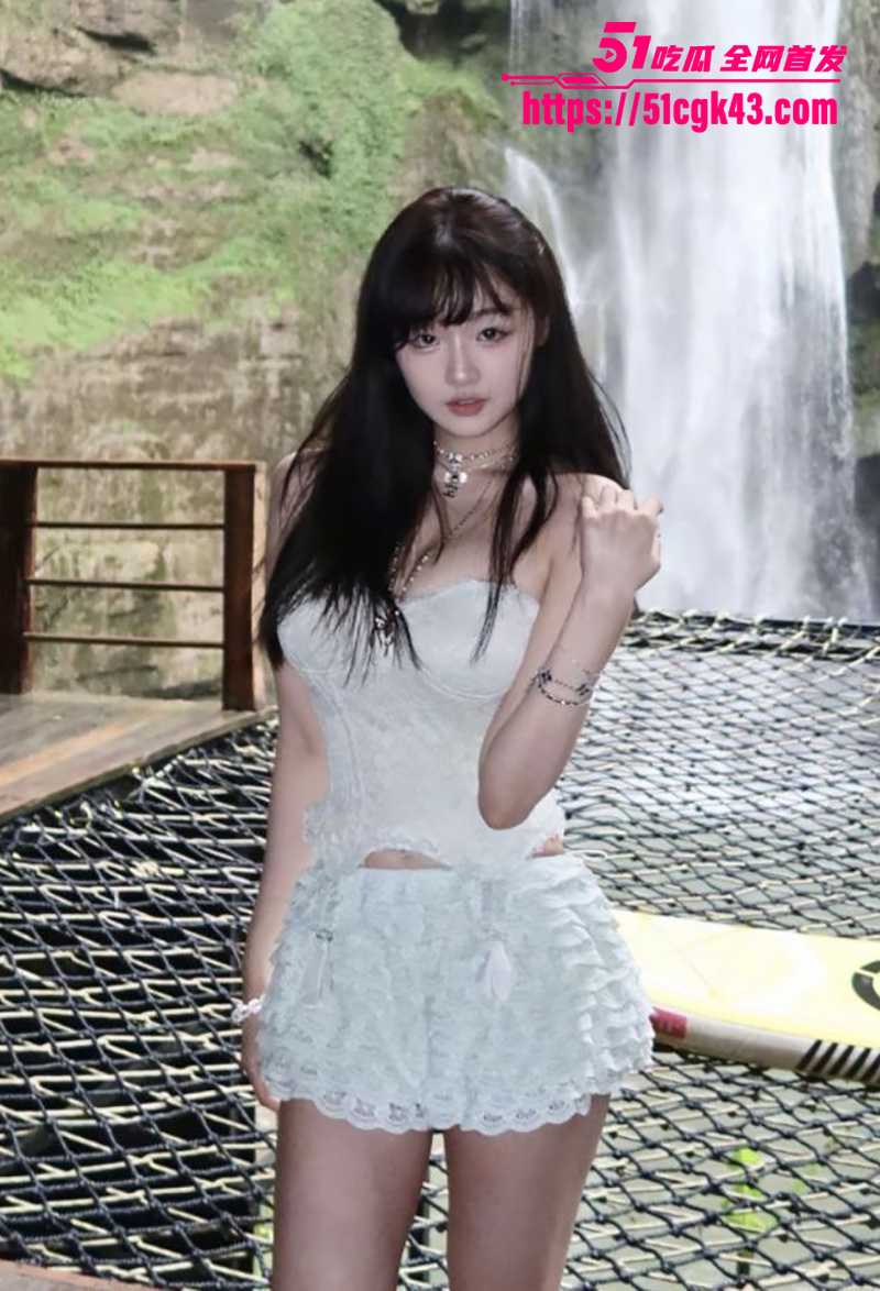 上海闷骚女大学生赵琳娜3p视频流出 2 拷贝