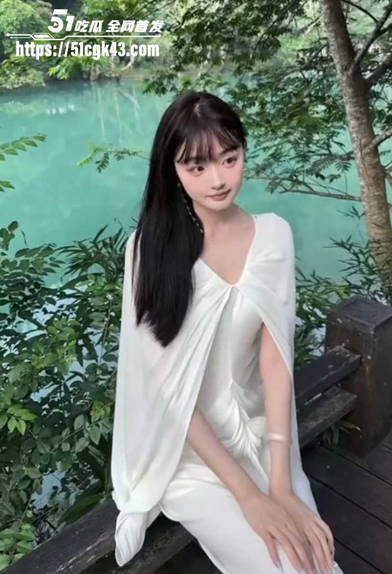 上海闷骚女大学生赵琳娜3p视频流出 3 拷贝