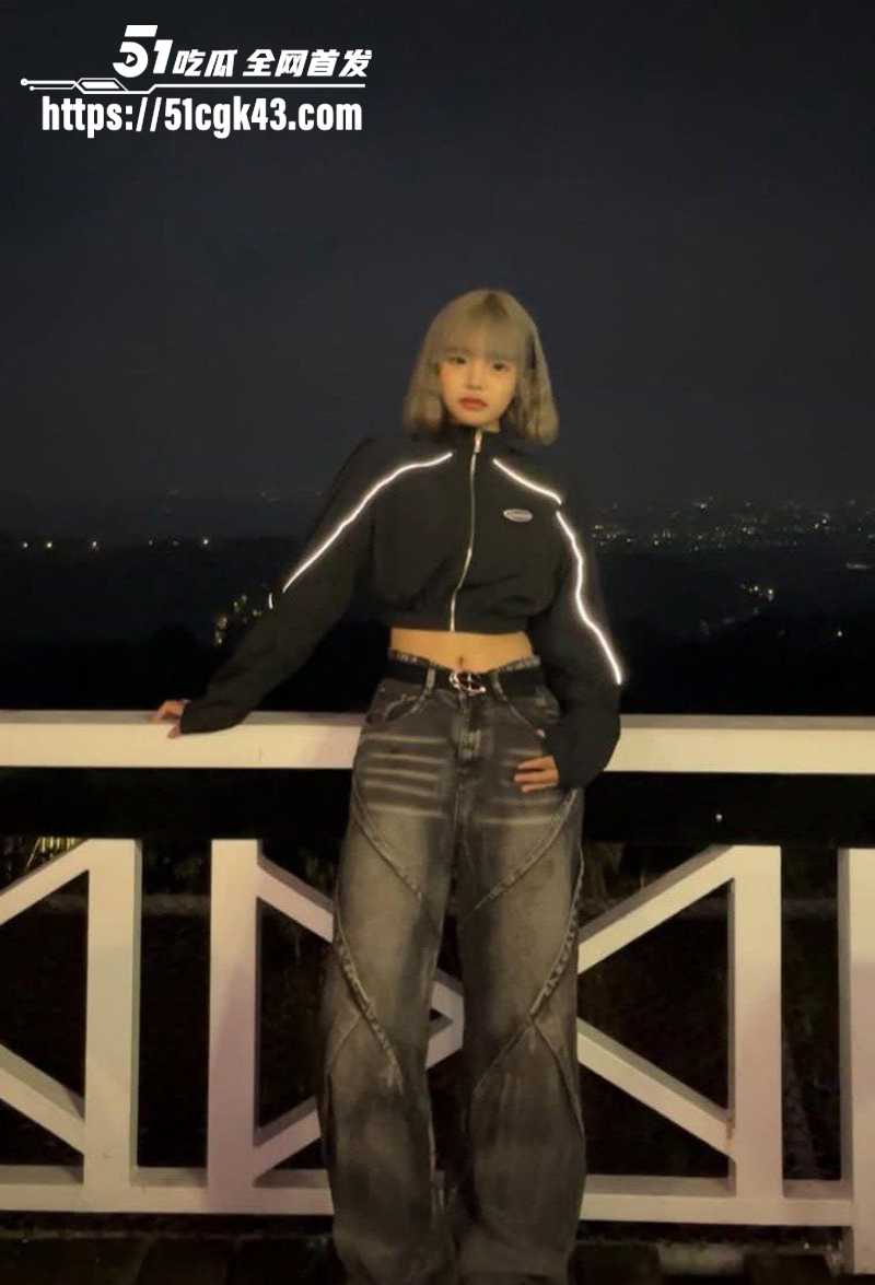 国际版抖音短发御姐风网美敝姓关早期自拍不雅视频流出6拷贝